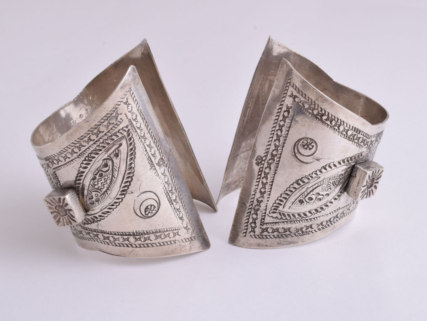 Vintage berber Bedouin Lybia Tunis Moroccan silver bracelet Cuff Pair