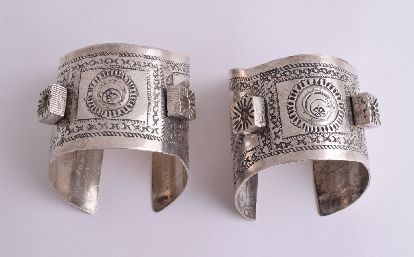 Vintage berber Bedouin Lybia Tunis Moroccan silver bracelet Cuff Pair