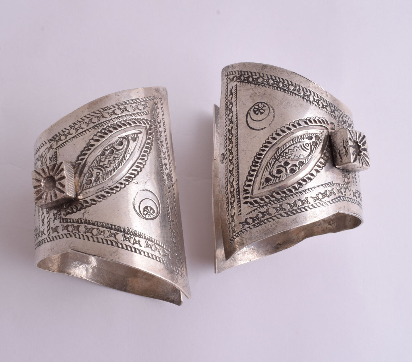 Vintage berber Bedouin Lybia Tunis Moroccan silver bracelet Cuff Pair