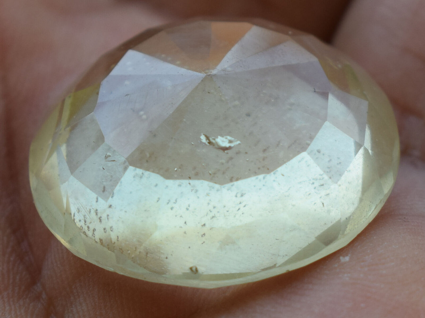 Faceted Libyan Desert glass Gemstone, desert glass from asteroid impact-44carat