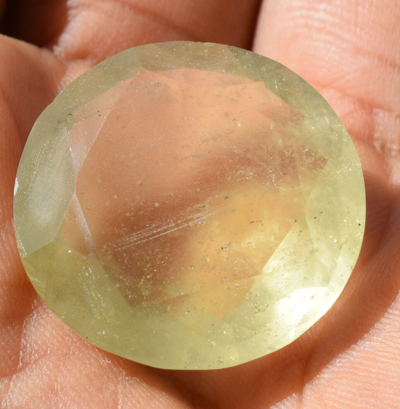 Faceted Libyan Desert glass Gemstone, desert glass from asteroid impact-47carat