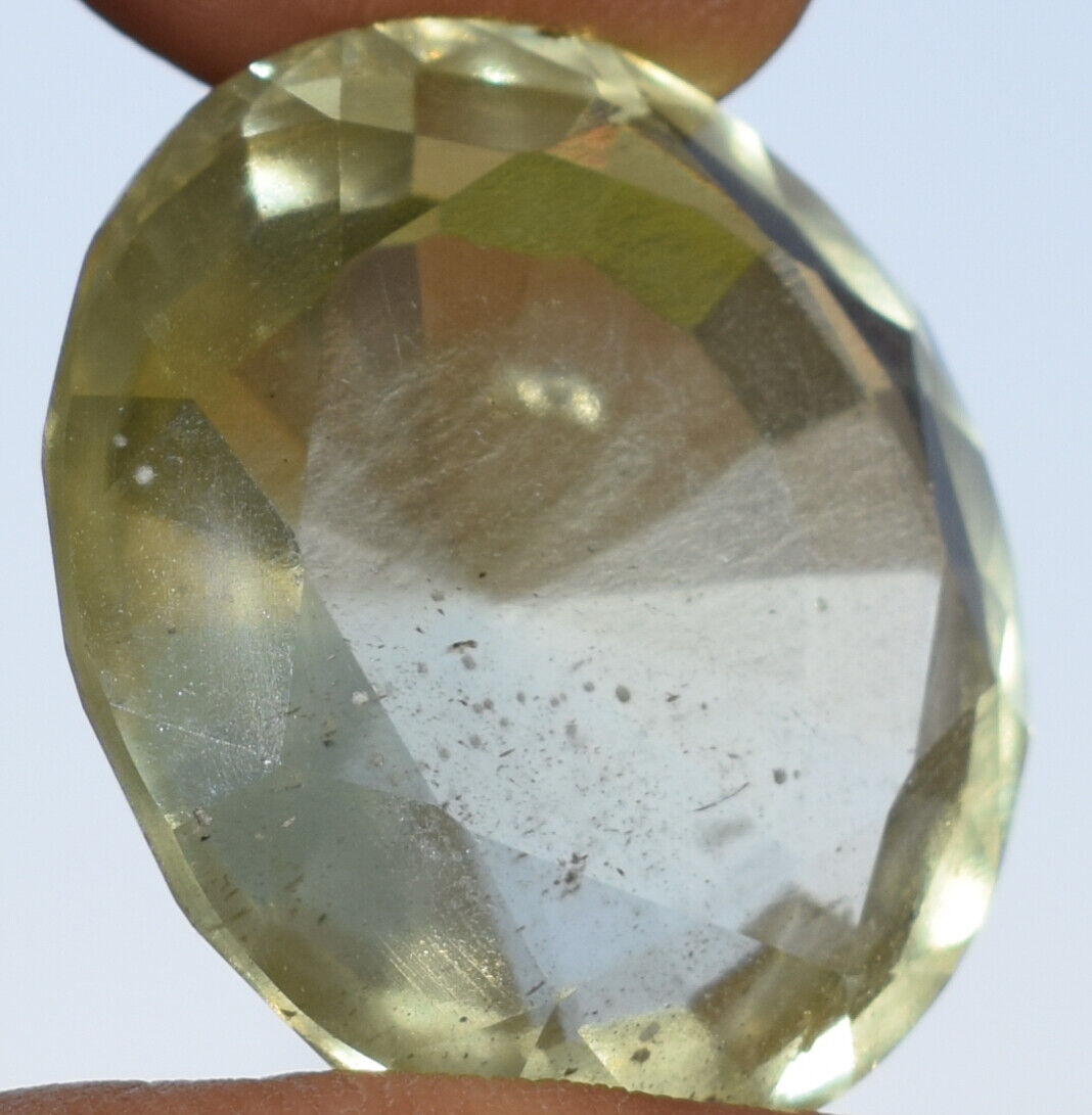 Faceted Libyan Desert glass Gemstone, desert glass from asteroid impact-44carat