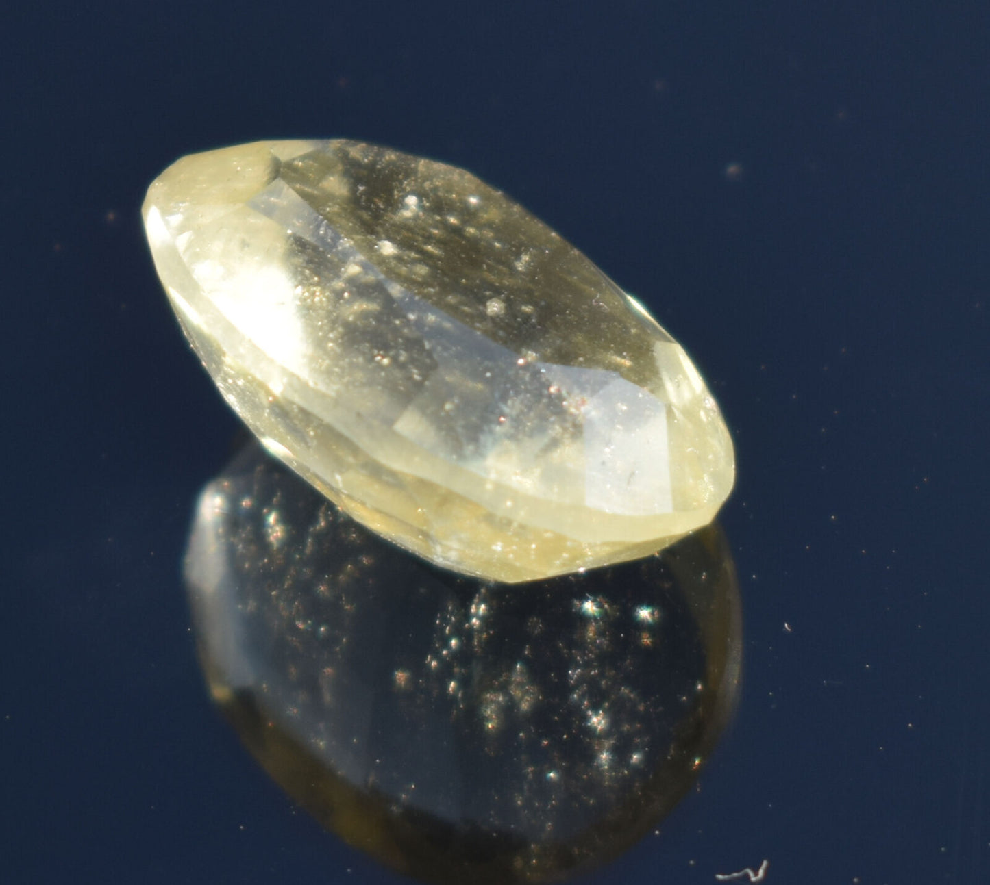 Faceted Libyan Desert glass Gemstone, desert glass from asteroid impact-12 carat