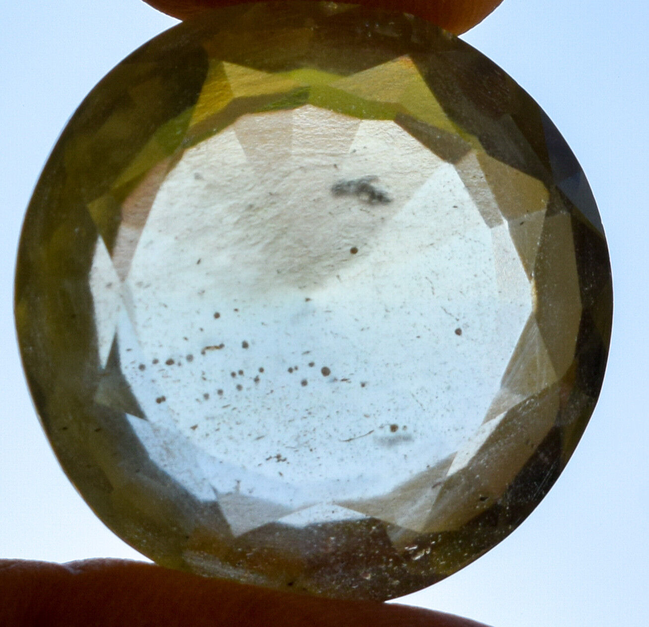 Faceted Libyan Desert glass Gemstone, desert glass from asteroid impact-44carat