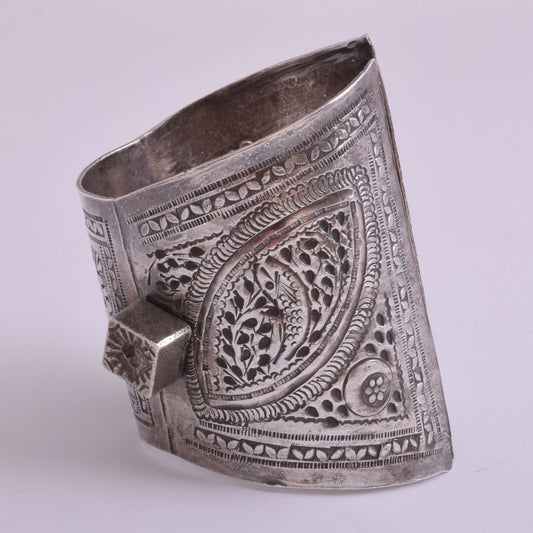 Vintage solid berber Bedouin north african silver ethnic bracelet Cuff-246 gram