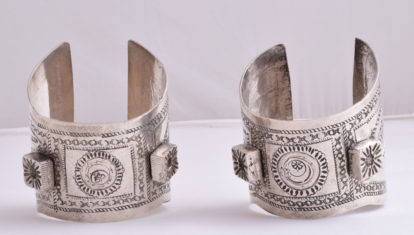 Vintage berber Bedouin Lybia Tunis Moroccan silver bracelet Cuff Pair